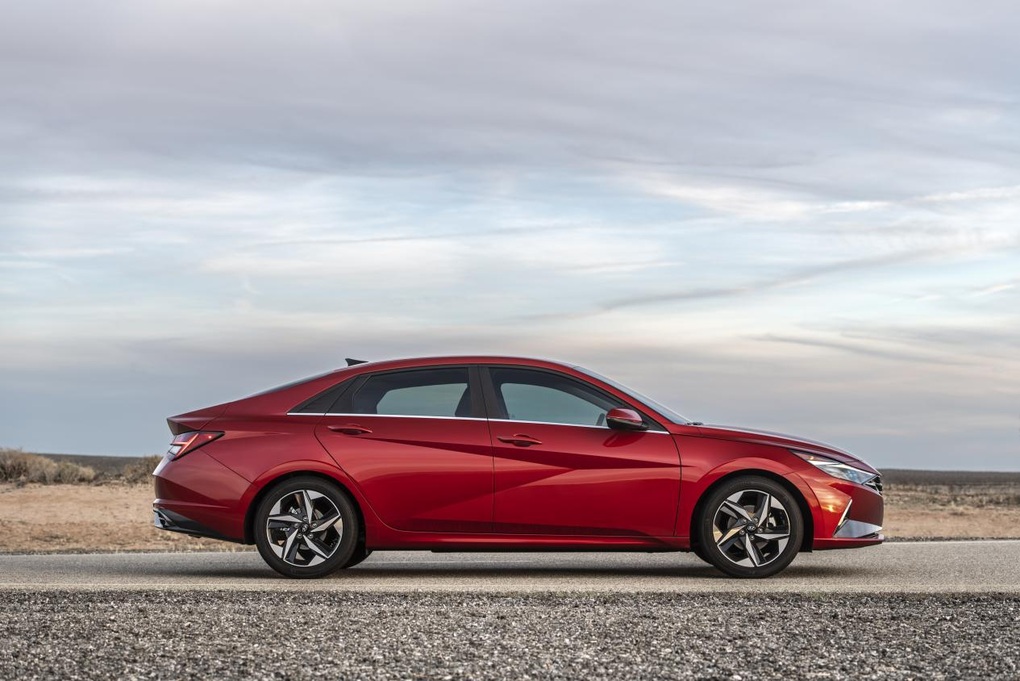 Elantra 2023 lộ diện tại Việt Nam, cơ hội nào trước Kia K3 và Mazda3? - 3 Elantra 2023 lộ diện tại Việt Nam, cơ hội nào trước Kia K3 và Mazda3? - 3