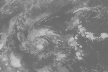 Bão số 1 áp sát bờ biển miền Trung, vùng núi miền Bắc rét đậm