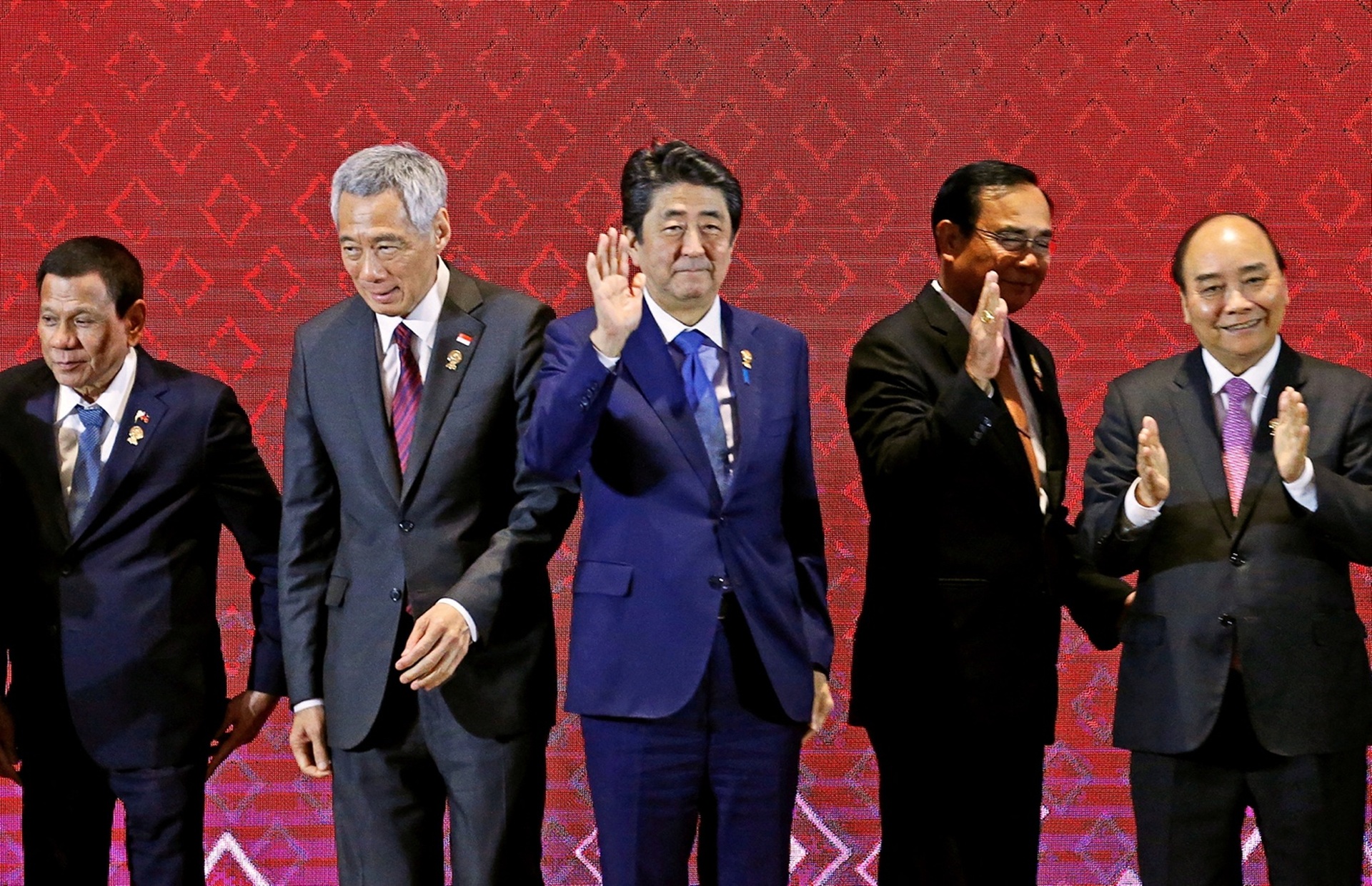 Những dấu mốc trong cuộc đời và sự nghiệp của cố Thủ tướng Nhật Abe Shinzo - 9 Những dấu mốc trong cuộc đời và sự nghiệp của cố Thủ tướng Nhật Abe Shinzo - 9