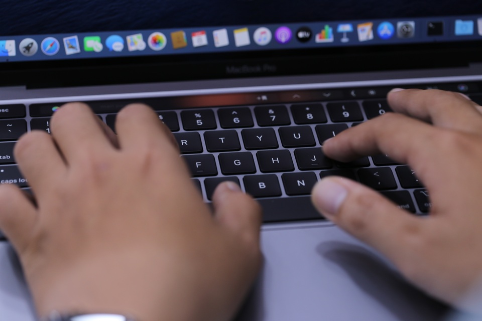 Macbook Pro 2020 đầu tiên về Việt Nam, giá từ 41,9 triệu - 5 Macbook Pro 2020 đầu tiên về Việt Nam, giá từ 41,9 triệu - 5