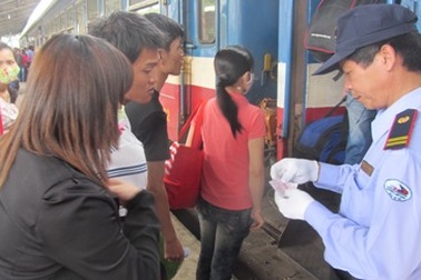 Buộc khách phải đi đổi tiền lẻ, nhân viên nhà ga bị kỷ luật