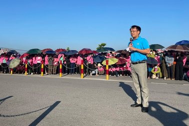 5.000 công nhân bỏ về sau giờ cơm chưa trở lại làm việc, chờ đối thoại