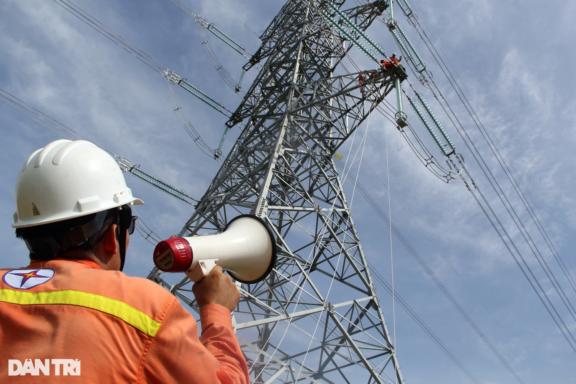 Diễn tập khắc phục sự cố đứt dây dẫn trên đường dây 500kV - 9 Diễn tập khắc phục sự cố đứt dây dẫn trên đường dây 500kV - 9