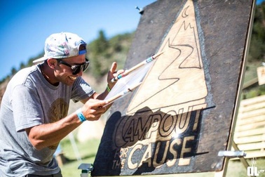 Chàng họa sĩ vẽ tranh bằng ánh mặt trời