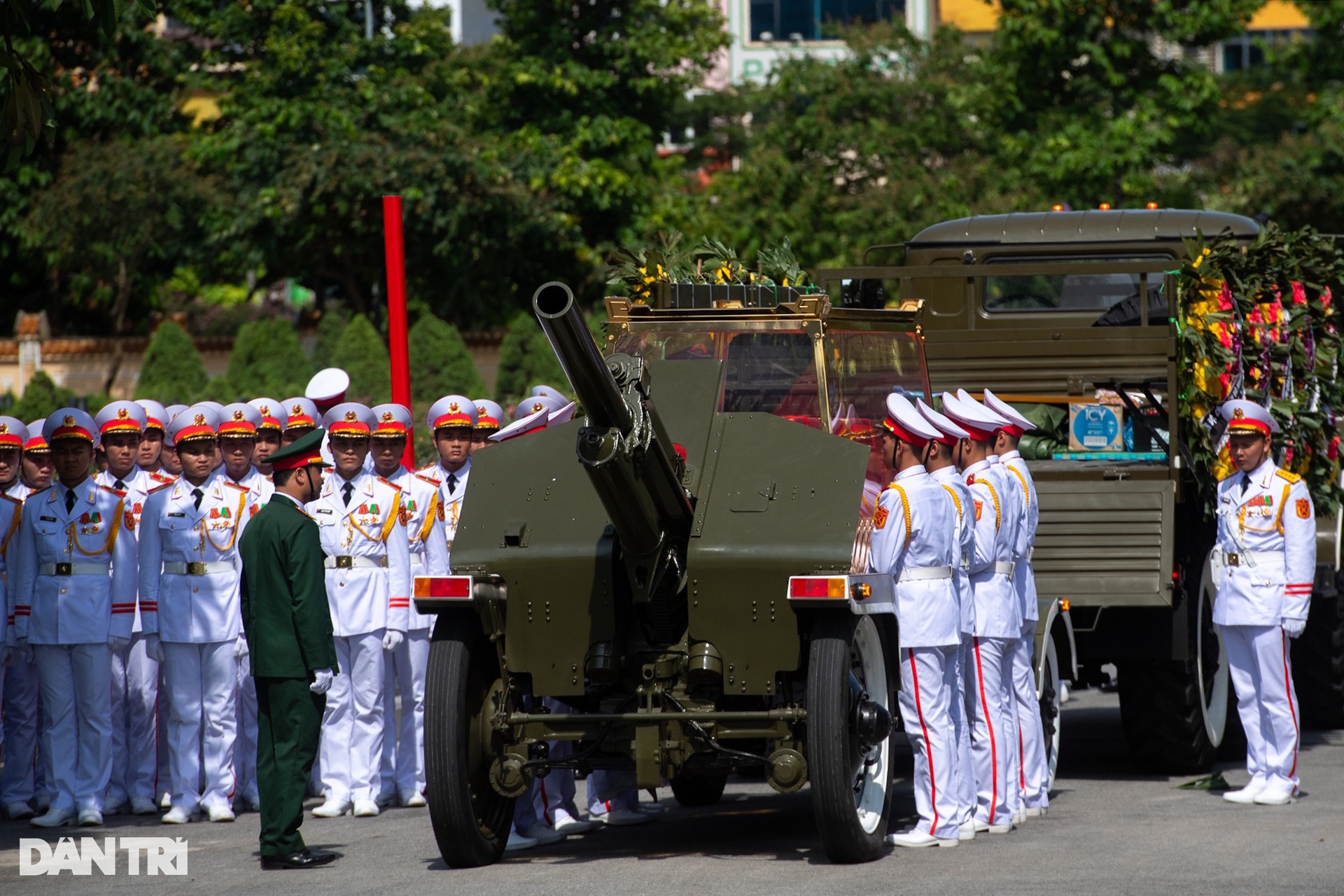 Hình ảnh đoàn xe đưa linh cữu Tổng Bí thư Nguyễn Phú Trọng di chuyển trên đường phố Hà Nội - 27