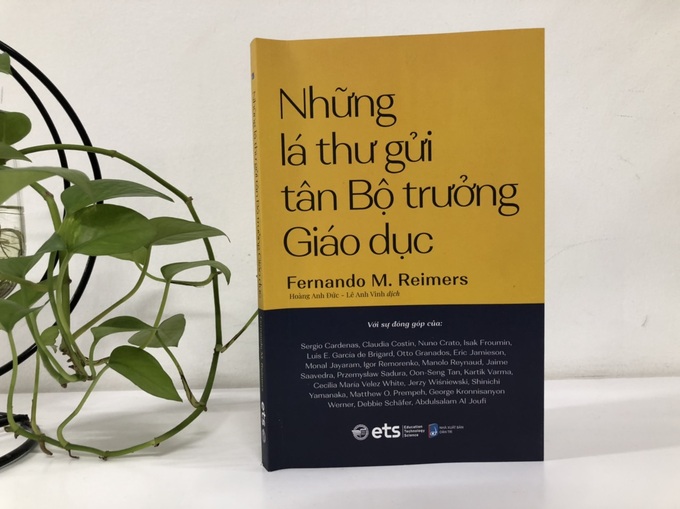 Ra mắt cuốn sách “Những lá thư gửi tân Bộ trưởng Giáo dục” - Ảnh 1.