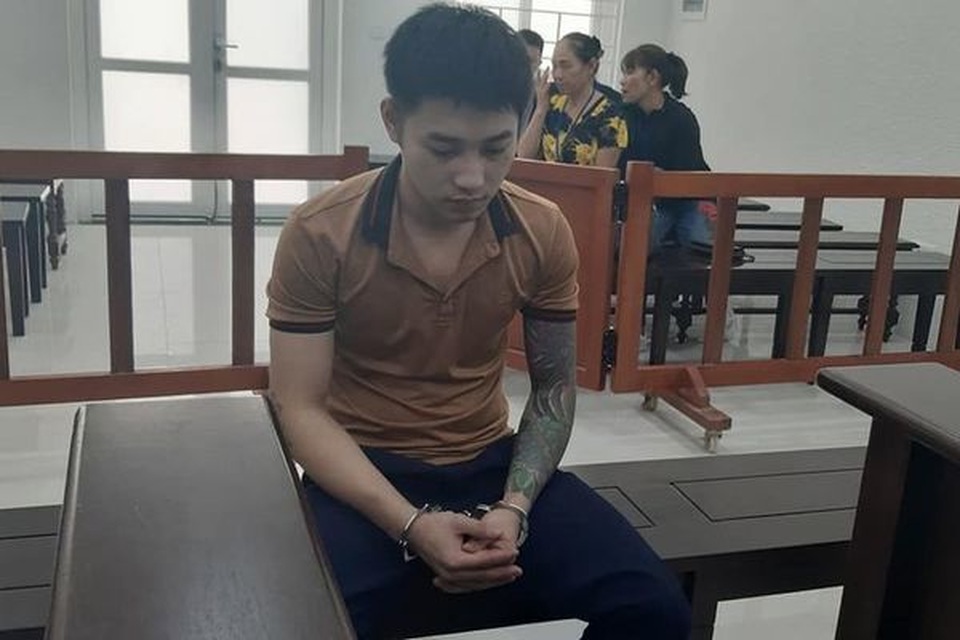 Nam thanh niên đâm gục bảo vệ, cướp 140 ngàn đồng ở Hà Nội - 1 Nam thanh niên đâm gục bảo vệ, cướp 140 ngàn đồng ở Hà Nội - 1