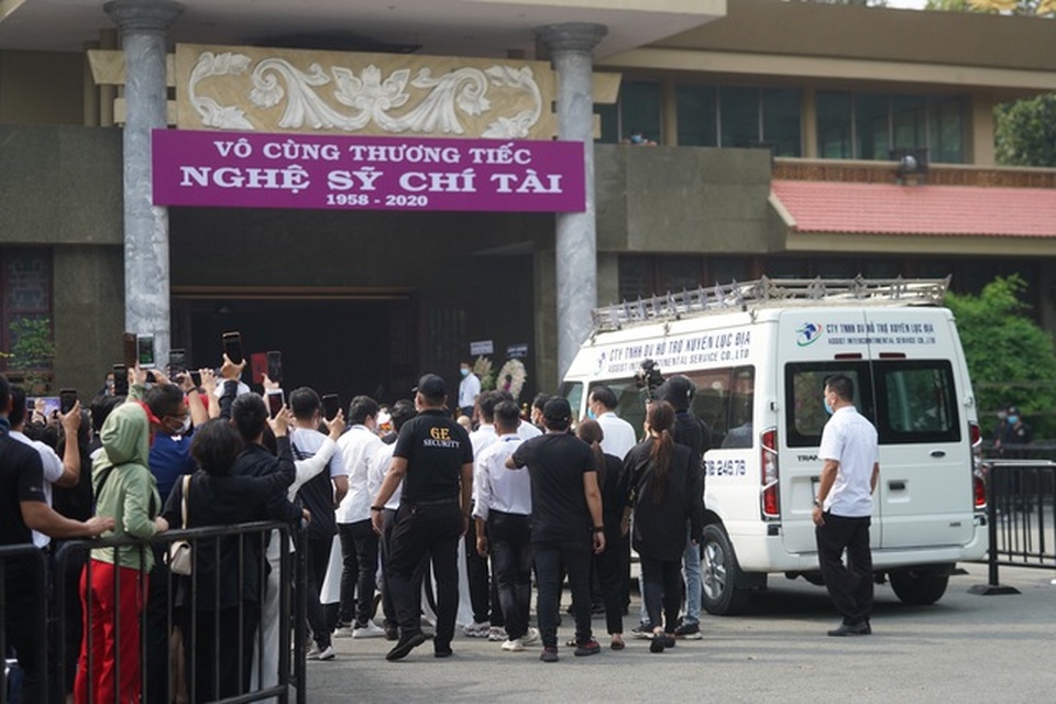 Sau tang lễ, Việt Hương sẽ đưa linh cữu danh hài Chí Tài về Mỹ an táng - 4 Sau tang lễ, Việt Hương sẽ đưa linh cữu danh hài Chí Tài về Mỹ an táng - 4
