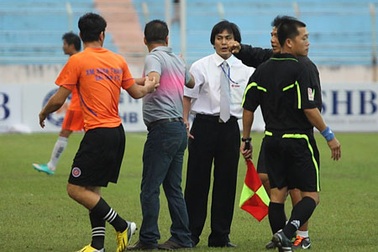 Án kỷ luật nặng với thầy trò HLV Trần Tiến Đại 