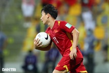 Tiền vệ Minh Vương và cái duyên sắm vai "người hùng từ trong bóng tối"