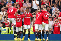 Báo giới Anh hiến kế giúp Man Utd có thể vượt qua Man City