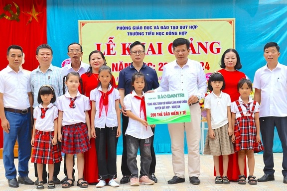 Thẻ BHYT đến với các em học sinh hoàn cảnh khó khăn thật sự rất ý nghĩa
