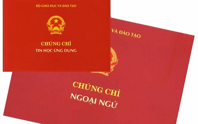 Từ ngày 1-8, công chức hành chính, văn thư không cần có chứng chỉ ngoại ngữ, tin học