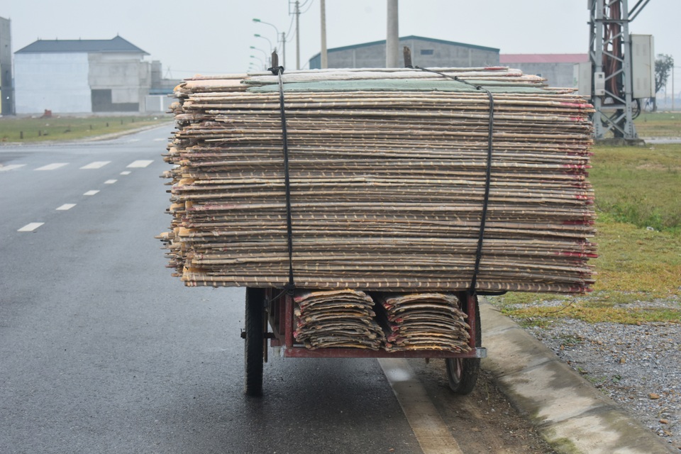 Làng bánh tráng nức tiếng Quảng Bình hối hả vào vụ Tết - 4 Làng bánh tráng nức tiếng Quảng Bình hối hả vào vụ Tết - 4