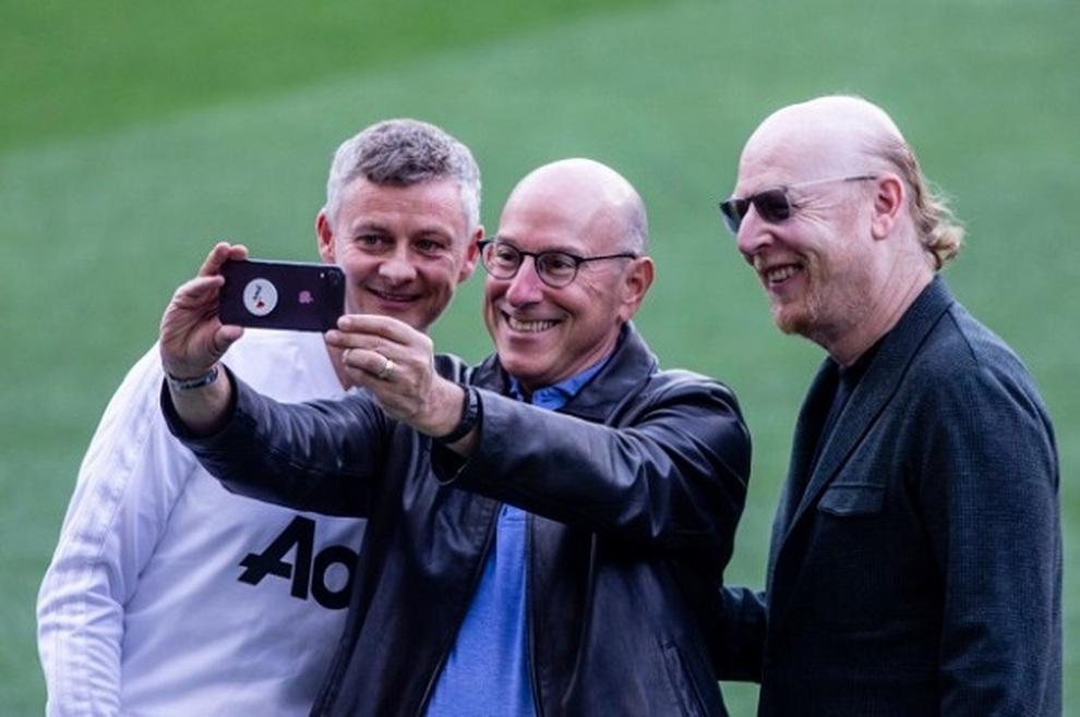 Động thái bất ngờ của ông chủ Man Utd khi HLV Solskjaer thua liểng xiểng - 1 Động thái bất ngờ của ông chủ Man Utd khi HLV Solskjaer thua liểng xiểng - 1