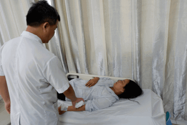 Sau bữa tiệc cá chình, 8 người phải nhập viện cấp cứu