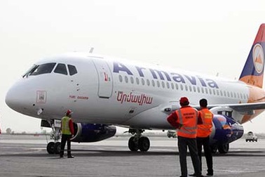 Cả máy bay "tá hỏa" vì thai phụ chuyển dạ sinh con