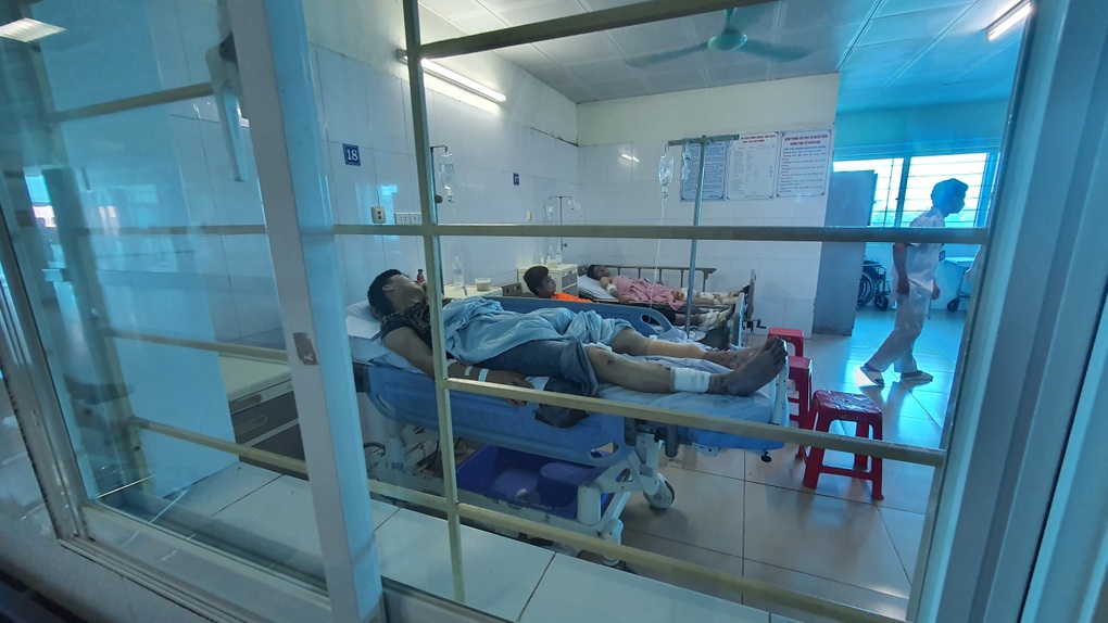 Nhân chứng kể vụ nổ như động đất khiến 34 người bị thương - 4 Nhân chứng kể vụ nổ như động đất khiến 34 người bị thương - 4