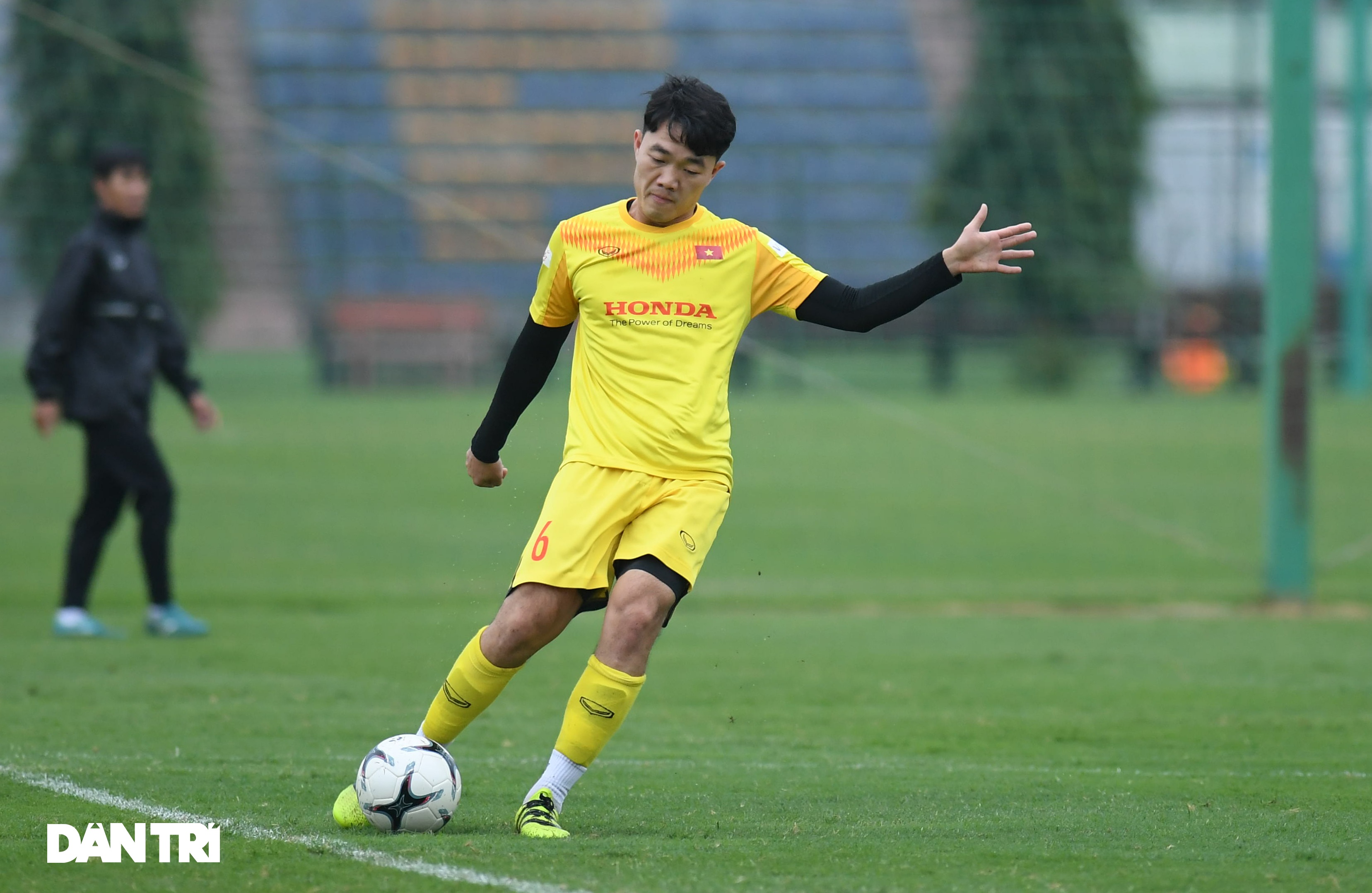 Đội tuyển Việt Nam luyện công trong giá lạnh tại Hà Nội - 4