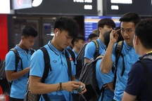 U23 Việt Nam chạm trán U23 Triều Tiên ở sân bay về Bangkok