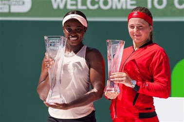 Miami Open: Hạ "thần đồng" Ostapenko, Stephens giành cúp bạc