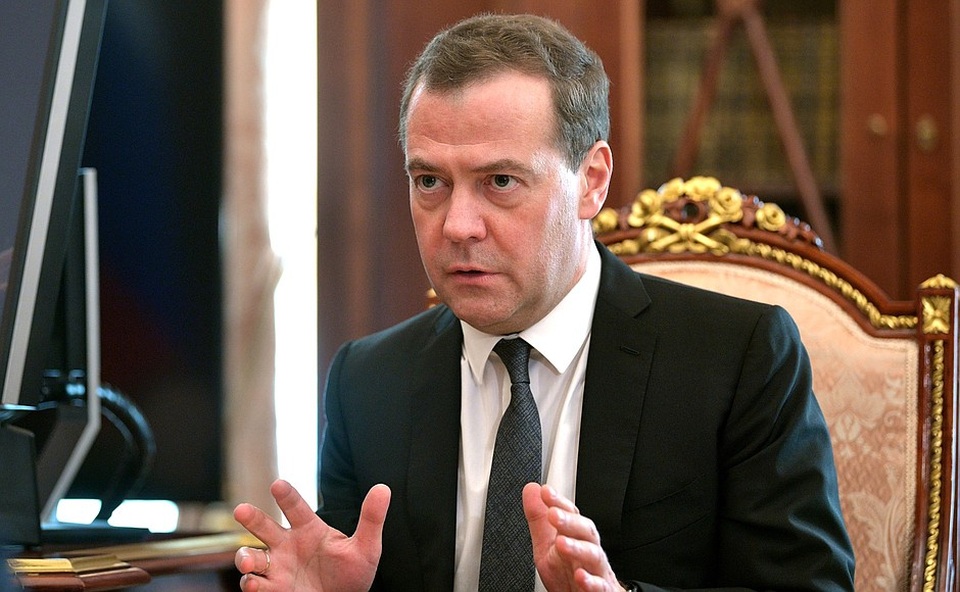 Cựu Thủ tướng Nga Medvedev: Giải tán chính phủ là chuyện bình thường - 1