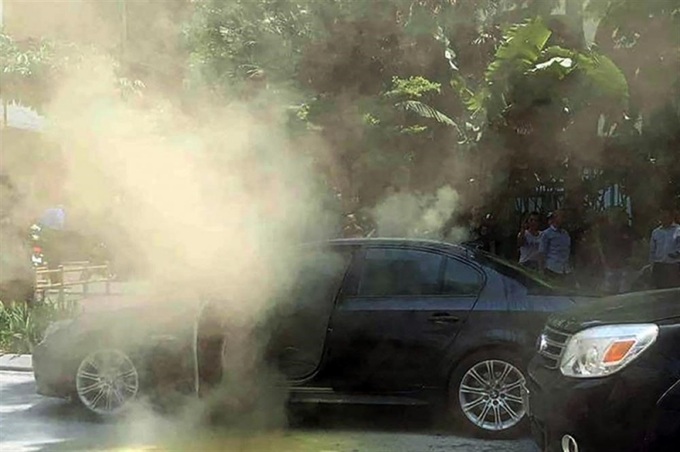 Vụ cháy xe ôtô trên đường Huỳnh Thúc Kháng (Hà Nội) ngày 17/5/2023.