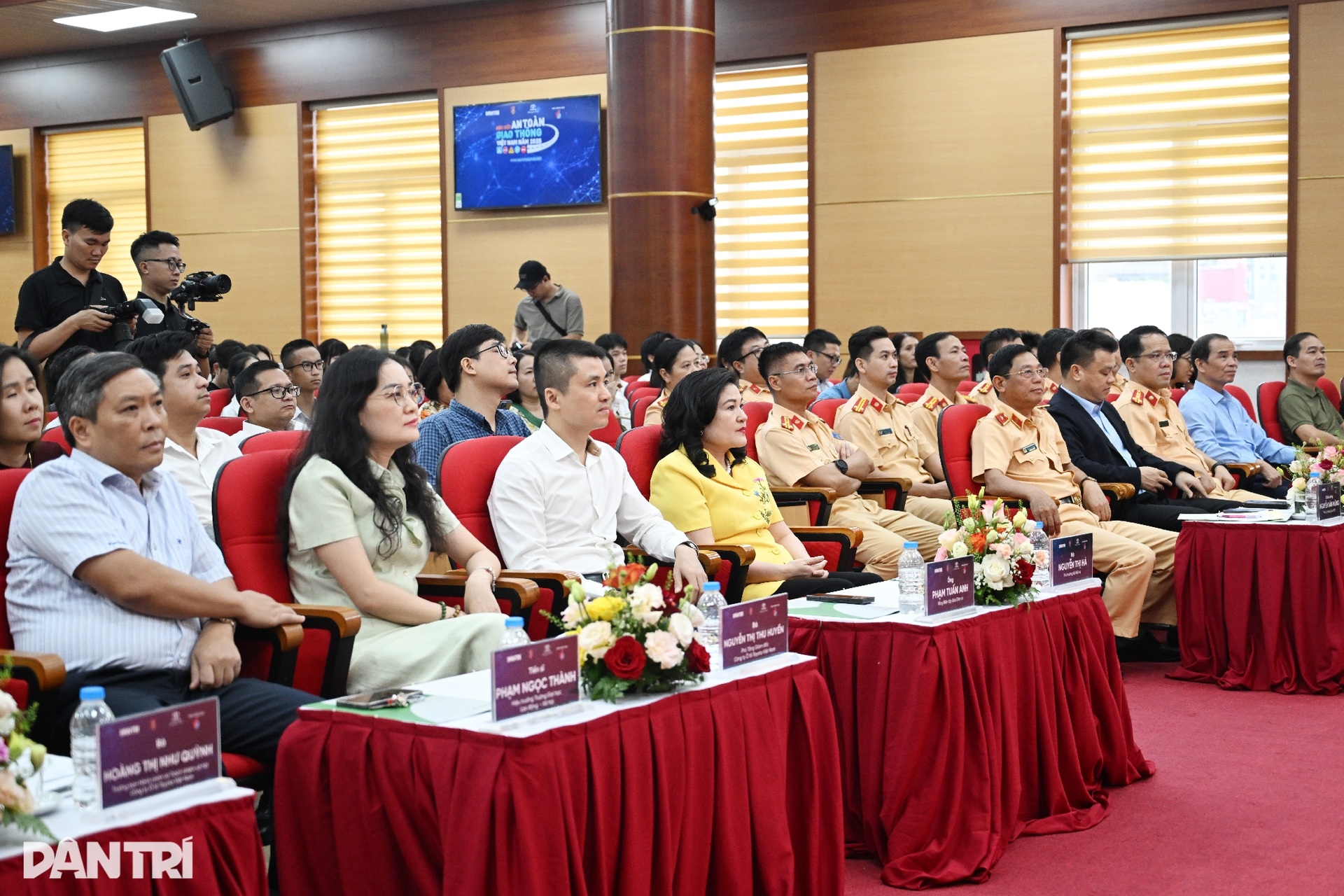 Toàn cảnh lễ phát động cuộc thi Sáng kiến an toàn giao thông năm 2025 - 2