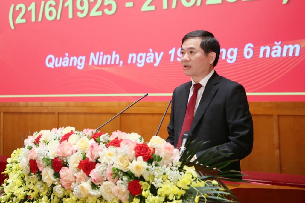 Phóng viên báo Dân trí đạt giải C Giải Báo chí Quảng Ninh - 1 Phóng viên báo Dân trí đạt giải C Giải Báo chí Quảng Ninh - 1