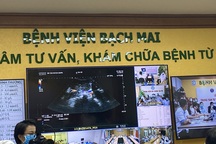 Bác sĩ Bệnh viện Bạch Mai khám từ xa cho người dân tại 35 tỉnh, thành