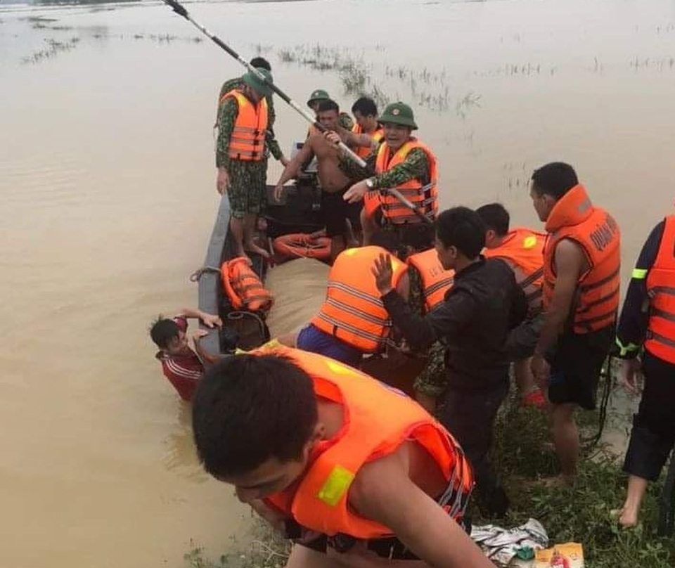 Nghệ An: 7 người chết và mất tích trong mưa lũ - 1 Nghệ An: 7 người chết và mất tích trong mưa lũ - 1