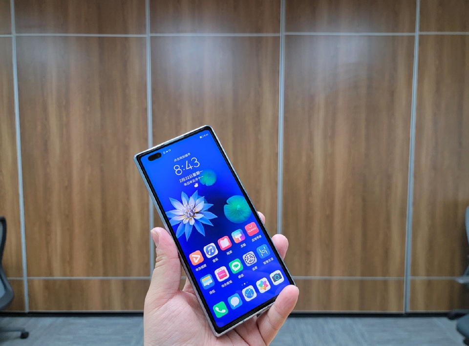Huawei ra mắt điện thoại gập Mate X2, giá quy đổi hơn 64 triệu đồng - 3 Huawei ra mắt điện thoại gập Mate X2, giá quy đổi hơn 64 triệu đồng - 3