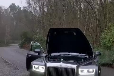 Ngỡ ngàng với độ êm ấn tượng của động cơ xe Rolls-Royce