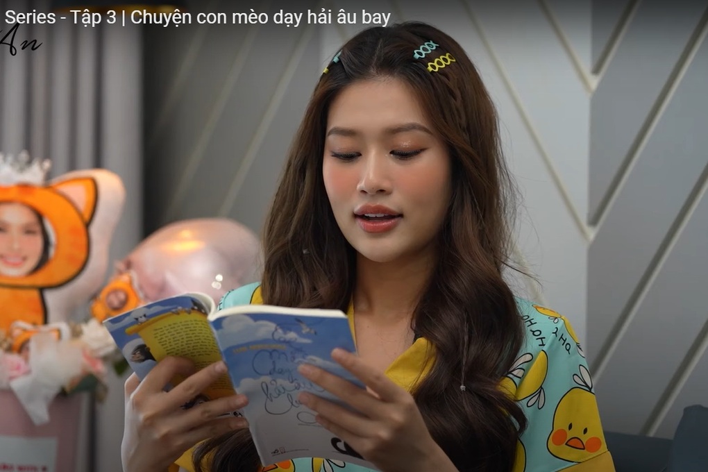 Những cuốn sách truyền năng lượng tích cực cho Hoa hậu Thiên Ân - 2 Những cuốn sách truyền năng lượng tích cực cho Hoa hậu Thiên Ân - 2