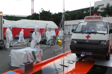 Tự nguyện vào bệnh viện Bệnh nhiệt đới vì từ vùng dịch Ebola về