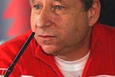 Ông chủ đội đua Ferrari từ chức