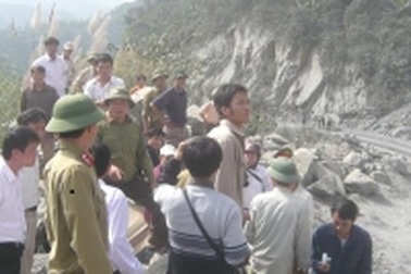 Thủ tướng gửi lời chia buồn tới gia đình nạn nhân vụ sạt lở đá 