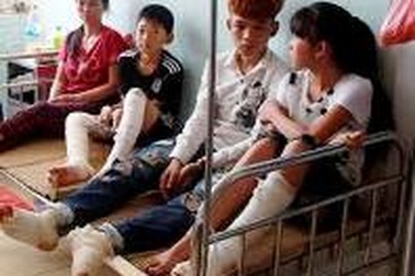 Xác minh thanh niên hắt xô xăng khiến 70 người cắm trại bị bỏng