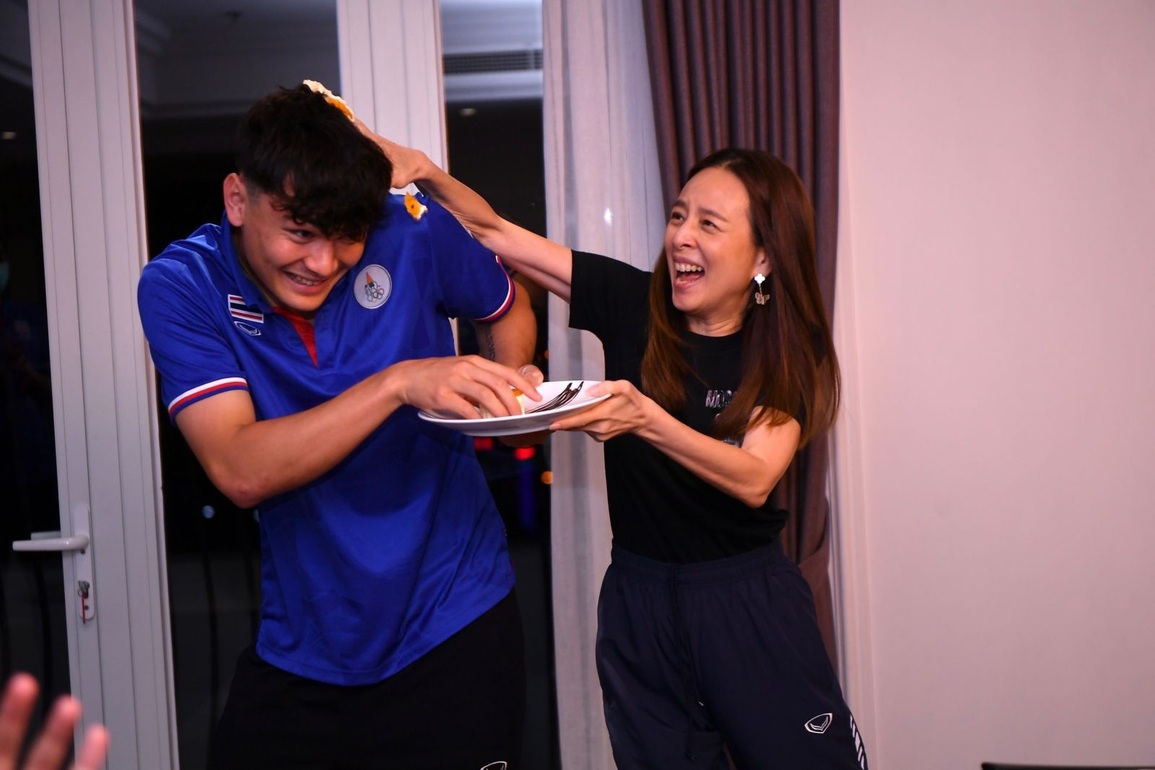 Người đàn bà thép thưởng nóng cho U23 Thái Lan sau chiến thắng đậm - 1 Người đàn bà thép thưởng nóng cho U23 Thái Lan sau chiến thắng đậm - 1