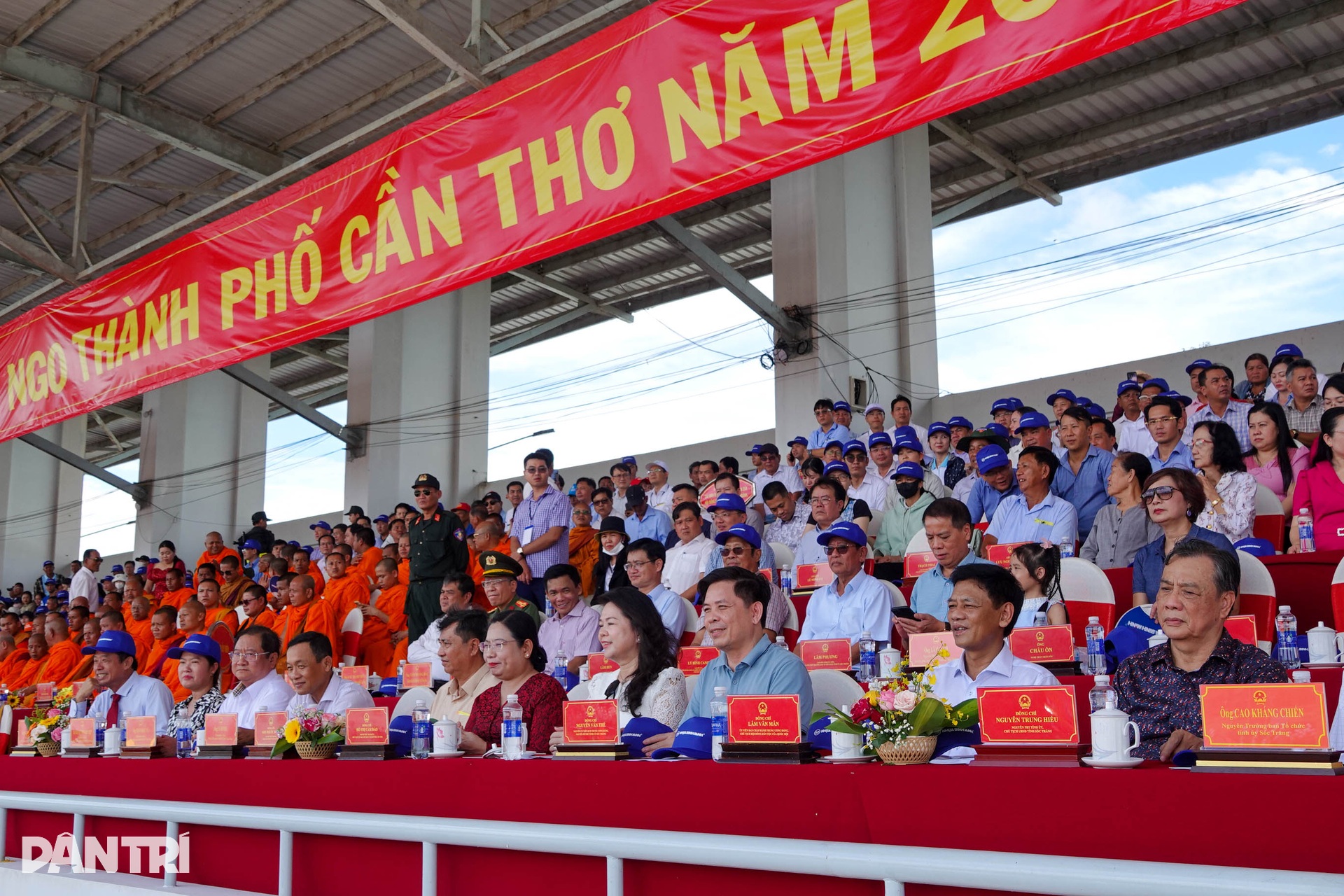 61 đội tranh tài giải Đua ghe Ngo trên sông Cần Thơ - 3