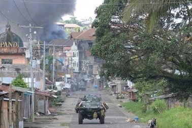 Philippines miễn nhiệm tướng để mất Marawi vào tay IS