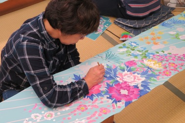 "Mục sở thị" nhuộm kimono bằng kỹ thuật Kaga Yuzen ở Kanazawa