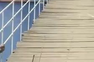 Chụp ảnh tại “Tuyệt tình cốc”, khách Tây bị hăm dọa đòi tiền thu phí?