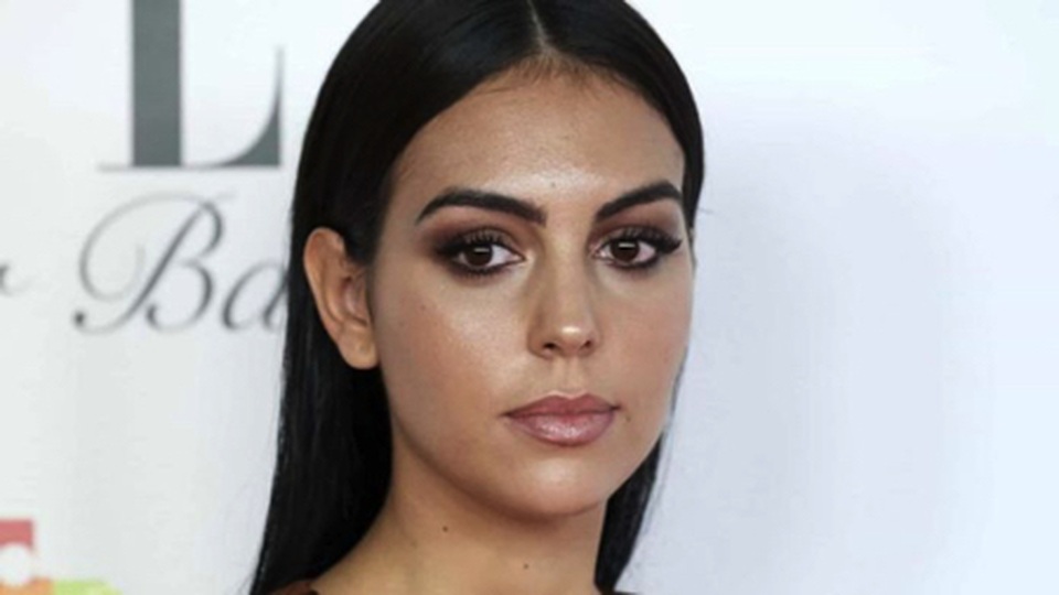 Bạn gái xinh đẹp “tiếp bước” C.Ronaldo trở thành ngôi sao nổi tiếng - 1 Bạn gái xinh đẹp “tiếp bước” C.Ronaldo trở thành ngôi sao nổi tiếng - 1