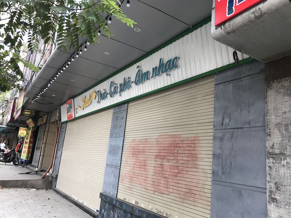 Tránh dịch Covid-19, hàng quán Hà Nội đồng loạt đóng cửa, chỉ nhận ship - 7 Tránh dịch Covid-19, hàng quán Hà Nội đồng loạt đóng cửa, chỉ nhận ship - 7