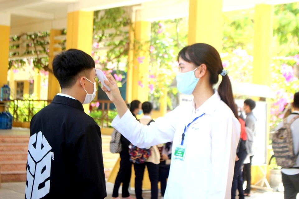 Quảng Nam: Tuyệt đối không đề xuất cán bộ có yếu tố dịch tễ đi coi thi - 1 Quảng Nam: Tuyệt đối không đề xuất cán bộ có yếu tố dịch tễ đi coi thi - 1