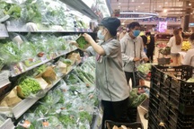 TPHCM: Người dân đổ xô mua sắm, tình hình cung ứng hàng hóa ra sao?