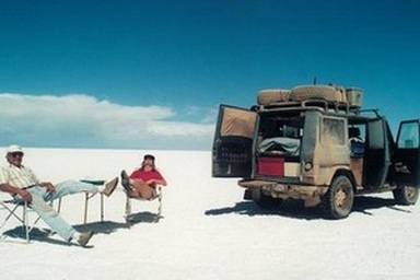 23 năm và hành trình vòng quanh thế giới trên một chiếc ô tô