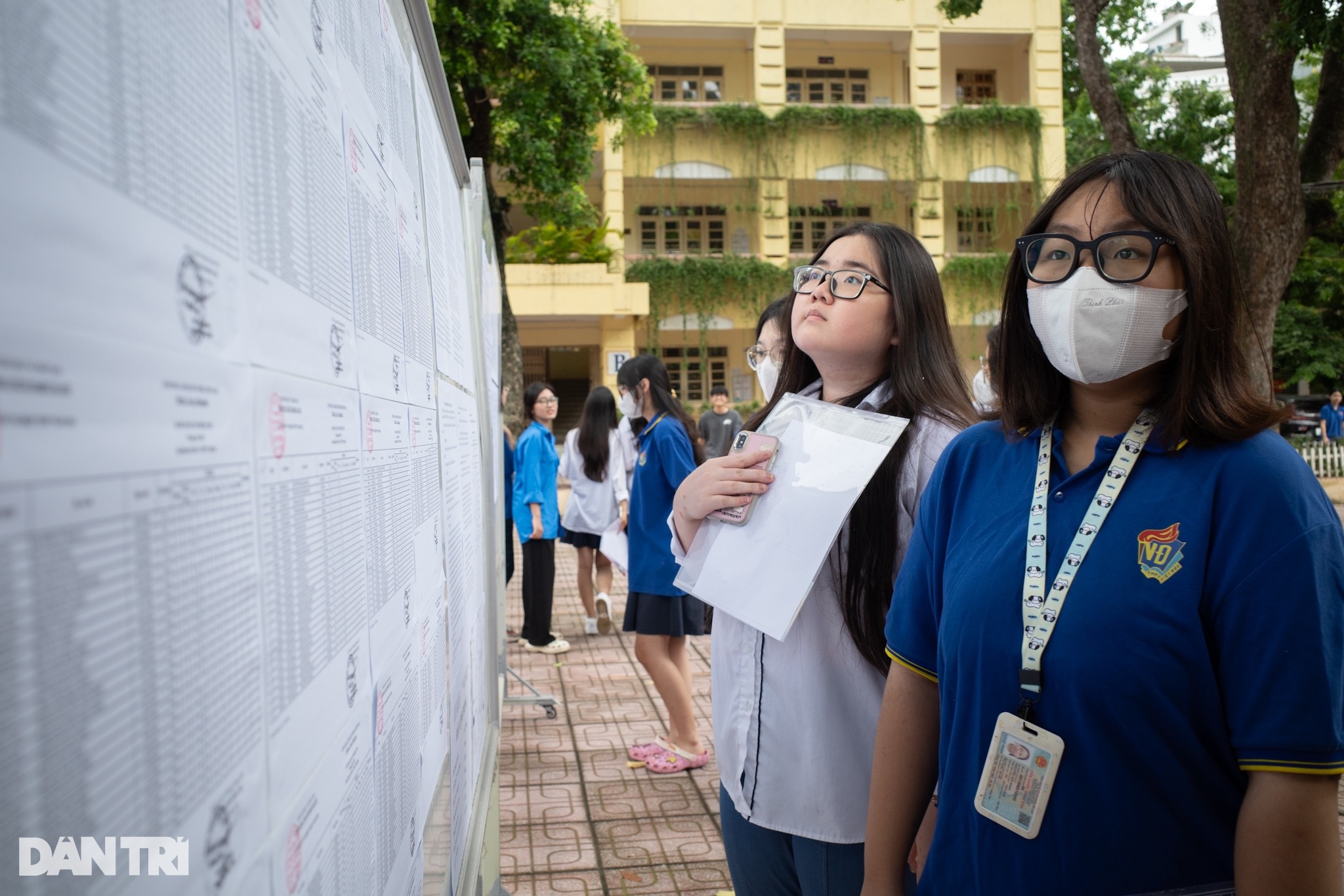 Hanoi: Nilai acuan sebuah sekolah di pusat kota tiba-tiba turun drastis, dari 40 menjadi 23,75 - 1 Hà Nội: Một trường nội thành điểm chuẩn bất ngờ rớt thảm, từ 40 xuống 23,75 - 1