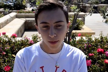 Con trai của Chester Bennington thực hiện clip chống lại hành động tự tử